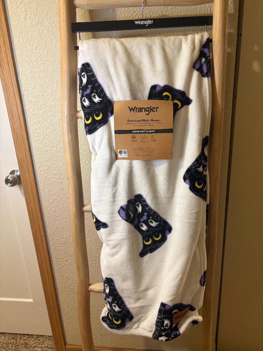 Wrangler Black Cat Ghost Plush Throw Blanket 60x70 Oversized NWT